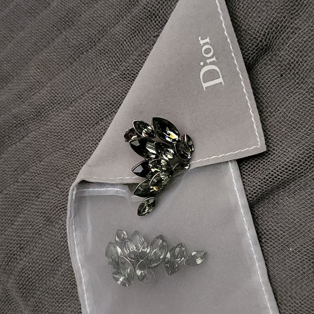Clip on dior earrings - Picture 3 of 4